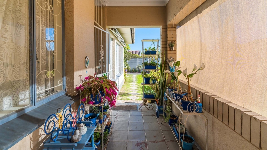 3 Bedroom Property for Sale in Chrismar Western Cape